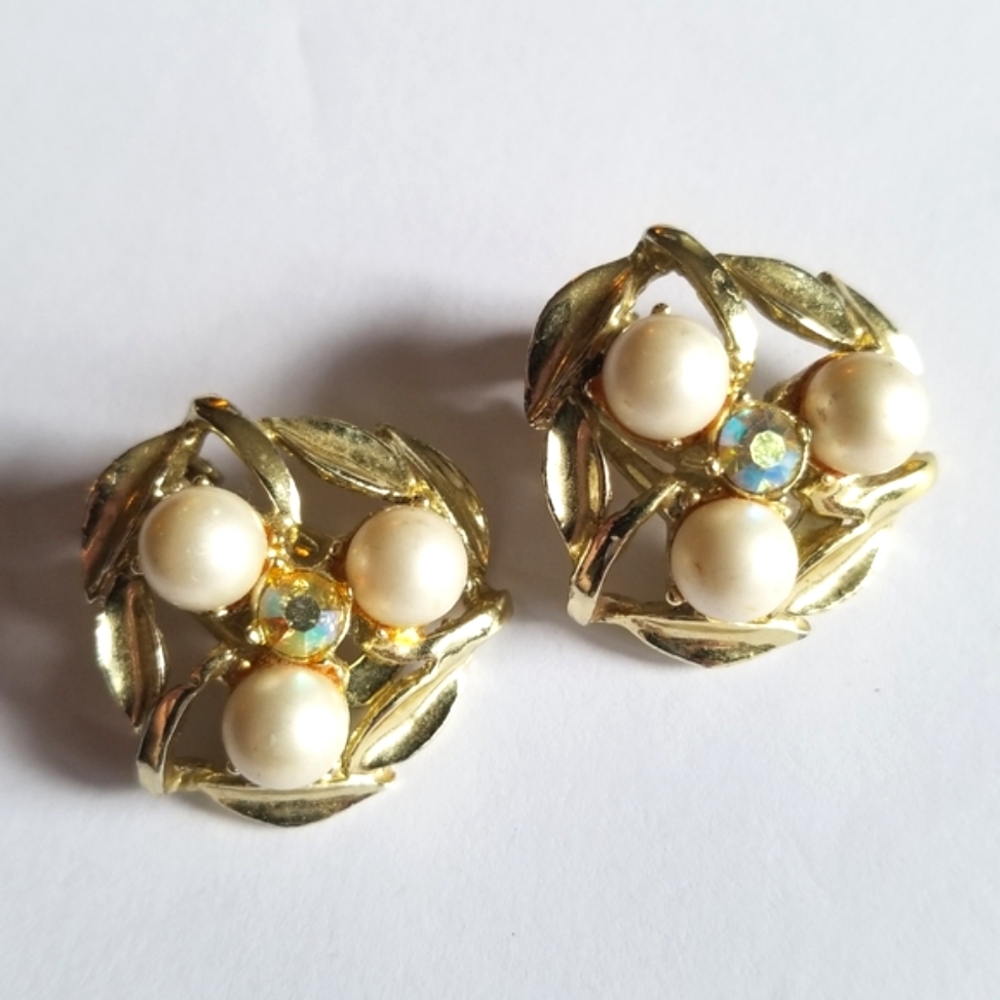 Vintage earrings white ball beads Aurora borealis rhinestones gold tone